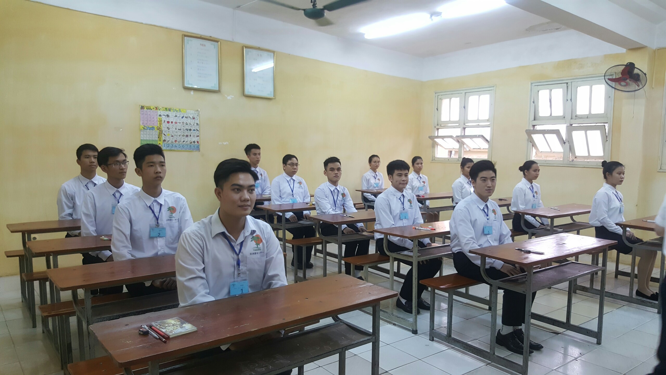 ĐẠI DIỆN HỘI KHUYẾN HỌC BÁO ASAHI NHẬT BẢN THĂM HỘI KHUYẾN HỌC VIỆT NAM