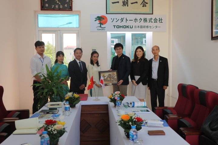 BÍ THƯ THỨ NHẤT ĐẠI SỨ QUÁN NHẬT BẢN THĂM VÀ LÀM VIỆC