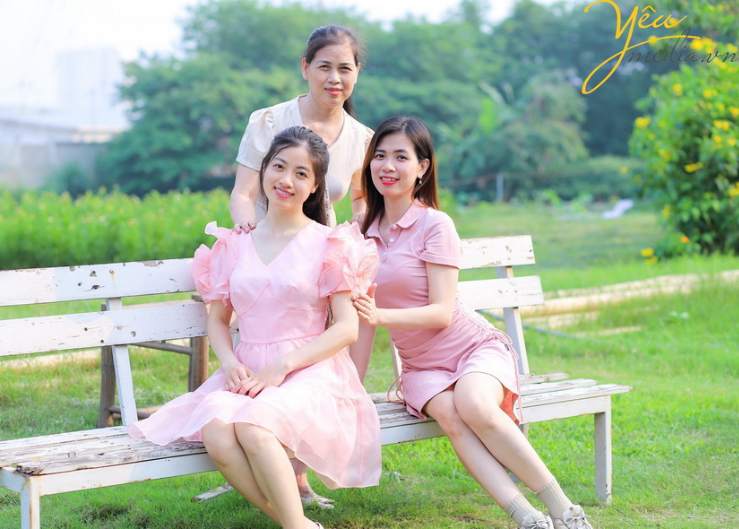 Bí quyết tạo dáng tự nhiên khi chụp ảnh gia đình