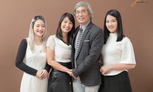 Professional photography services in Vietnam: capture your wedding, family & personal moments