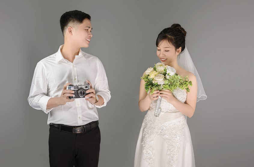 Chụp ảnh cưới style nhẹ nhàng Korea Hàn Quốc trong studio: cặp Bộ - Hoài