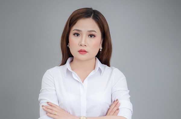 Chụp ảnh profile trong studio tại Hà Nội: chị Như Quỳnh