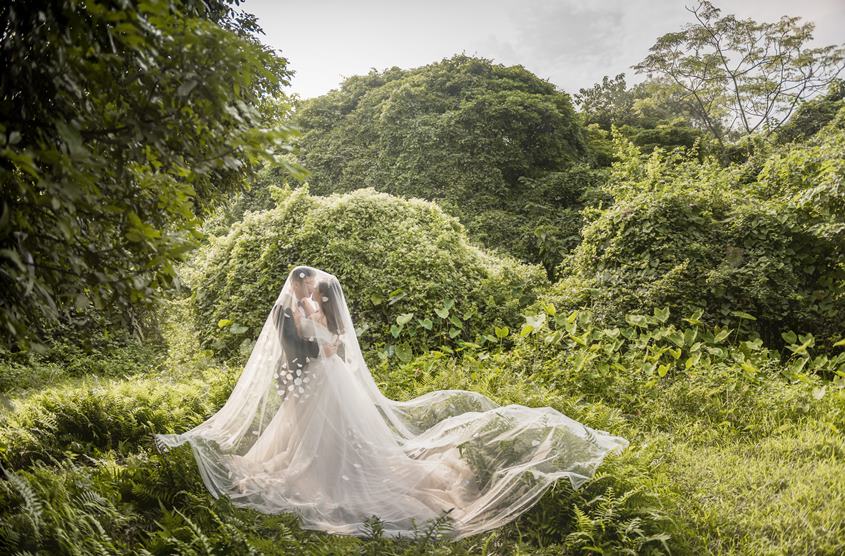 Album ảnh cưới sang trọng, tự nhiên tại vườn nhãn và nhà thờ lớn Hà Nội: cặp Quang - Liên