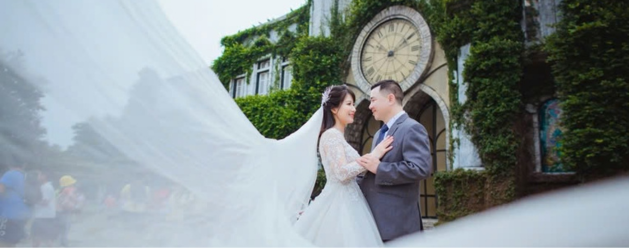Nên chụp ảnh cưới ngoài trời hay chụp trong studio?