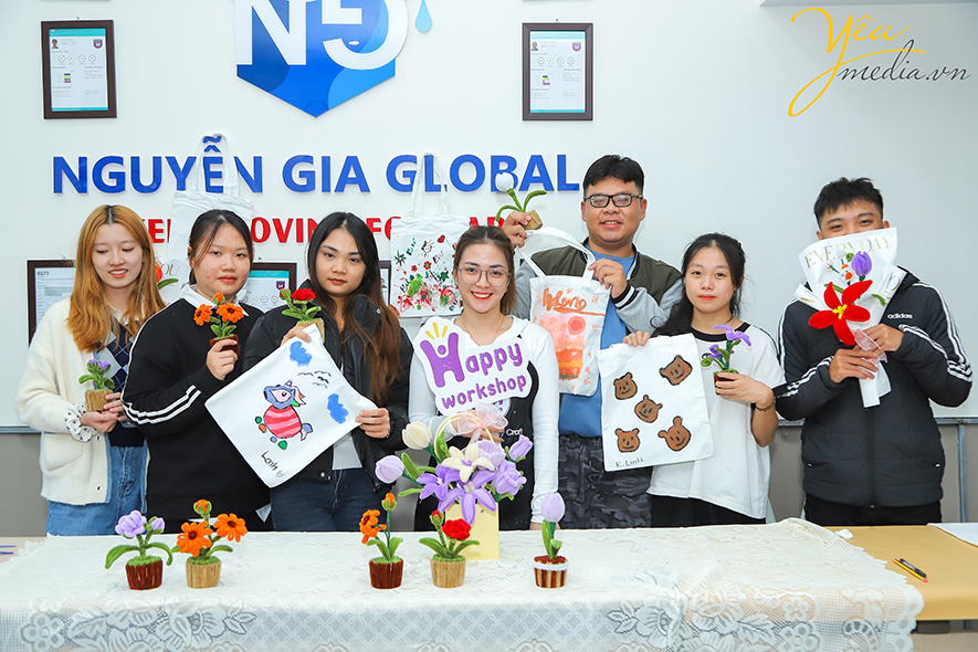 Buổi  worshop làm đồ thủ công tại Nguyễn Gia Global