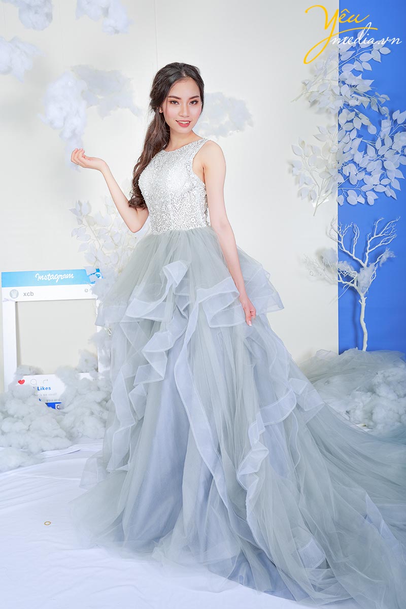 Top 10 váy cưới màu xanh dương đẹp thanh nhã cho cô dâu