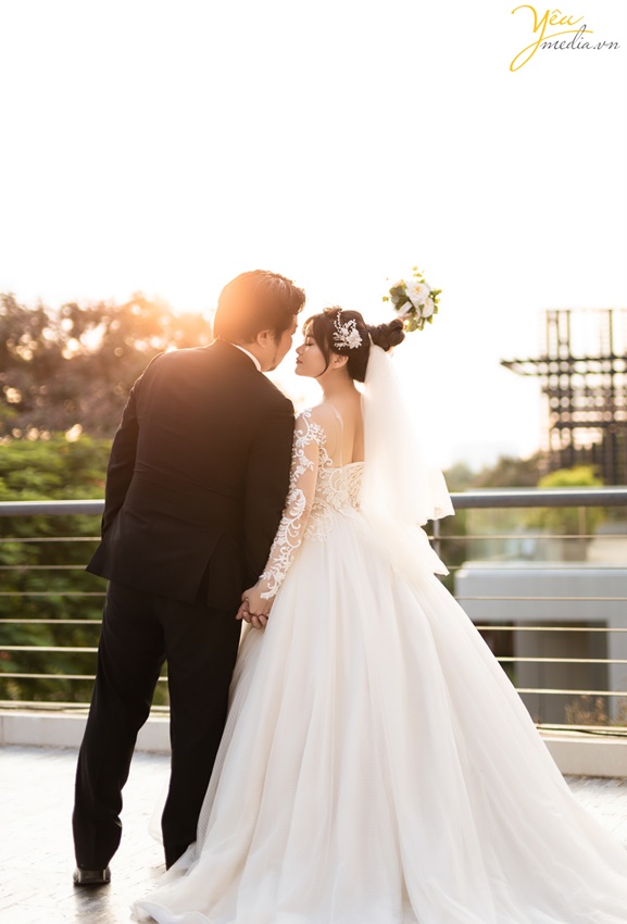 Bộ ảnh cưới đẹp lãng mạn chụp tại Santorini Park của cặp đôi Vân Anh - Seiji Nagao