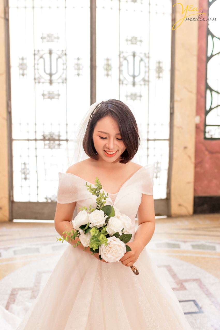 Chụp ảnh cưới trong đại học Dược Hà Nội và phim trường studio