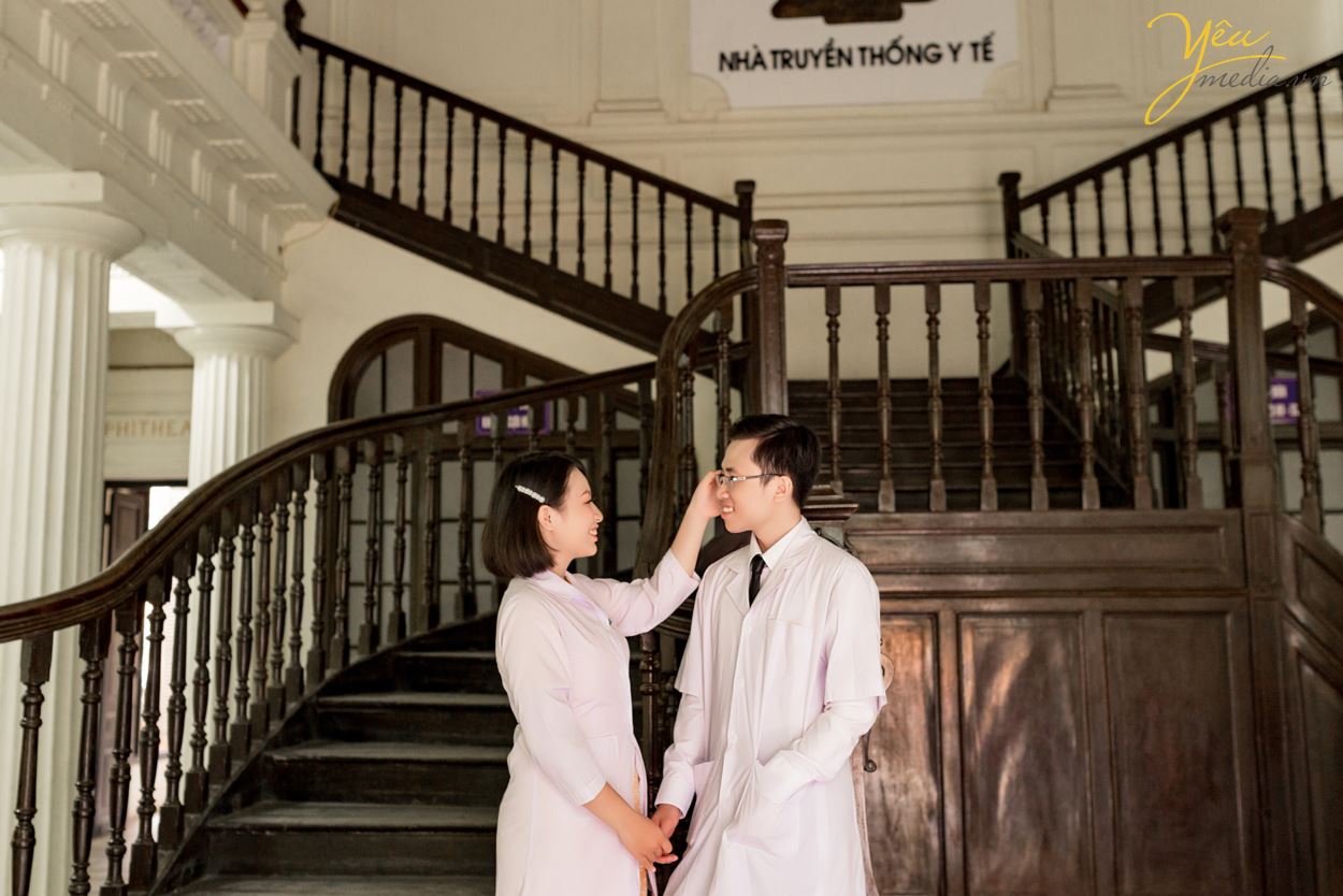 Chụp ảnh cưới trong đại học Dược Hà Nội và phim trường studio