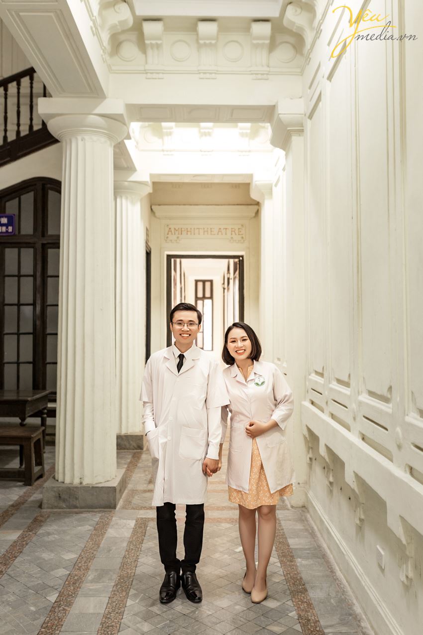Chụp ảnh cưới trong đại học Dược Hà Nội và phim trường studio