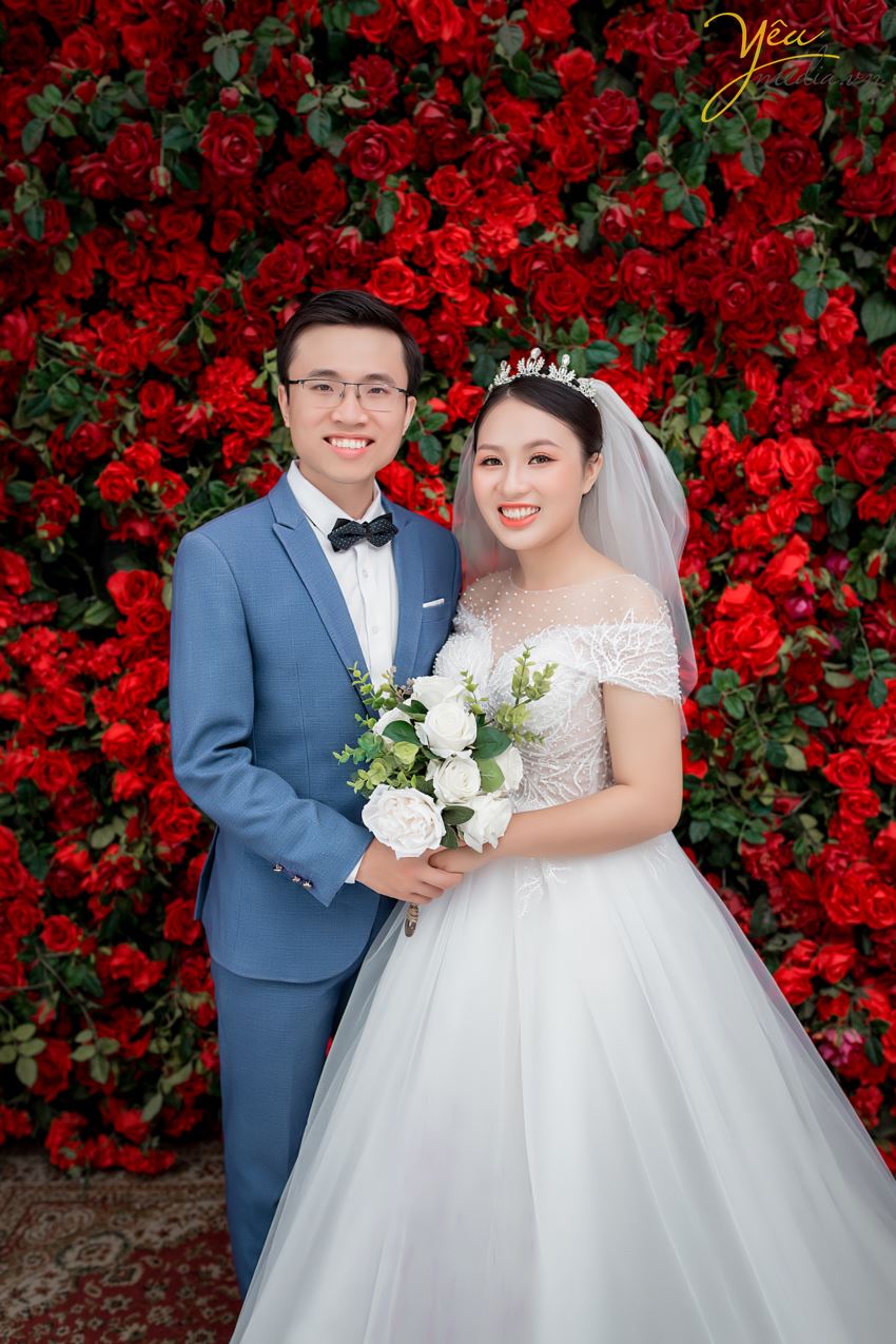 Chụp ảnh cưới trong đại học Dược Hà Nội và phim trường studio