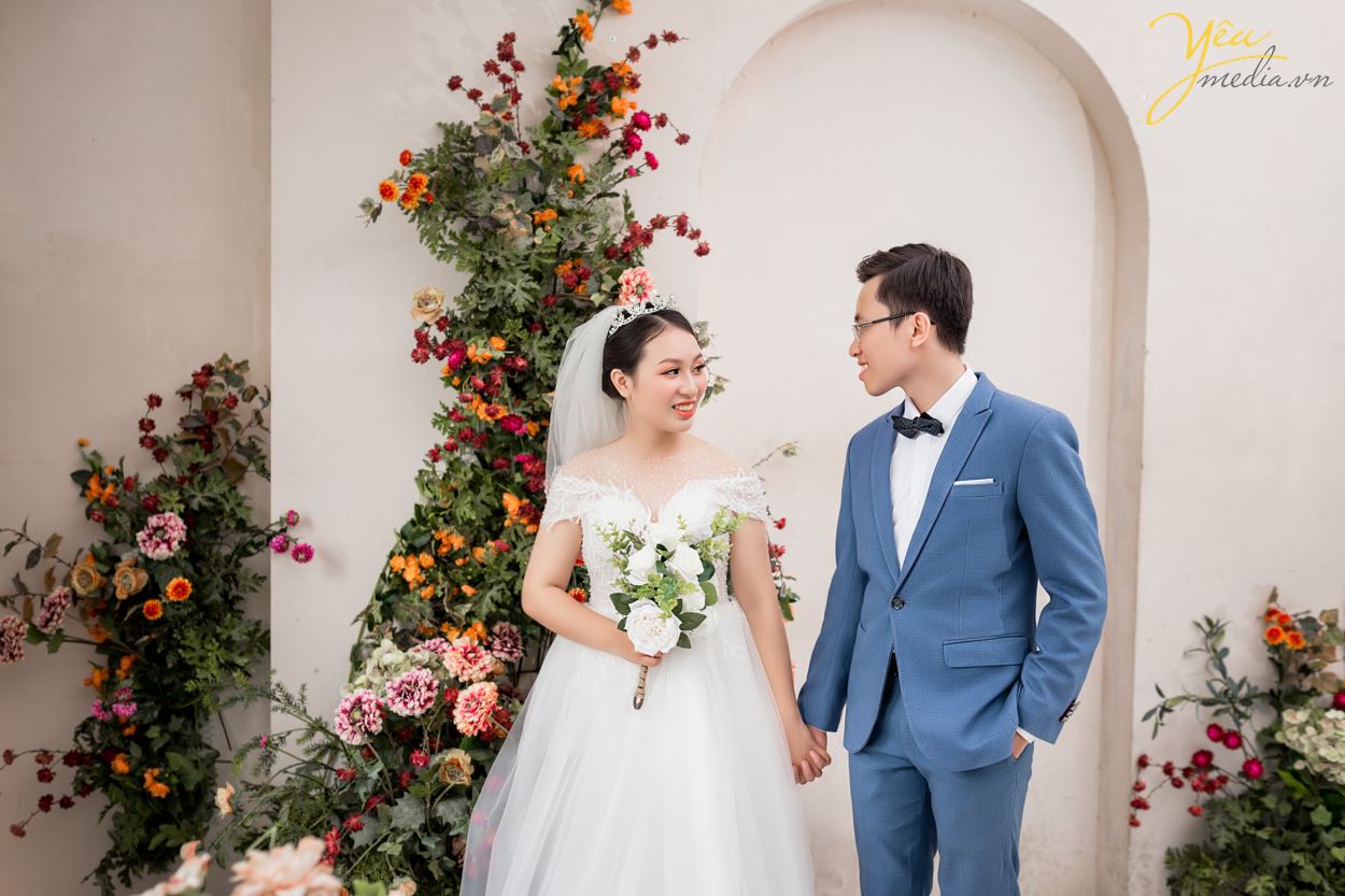 Chụp ảnh cưới trong đại học Dược Hà Nội và phim trường studio