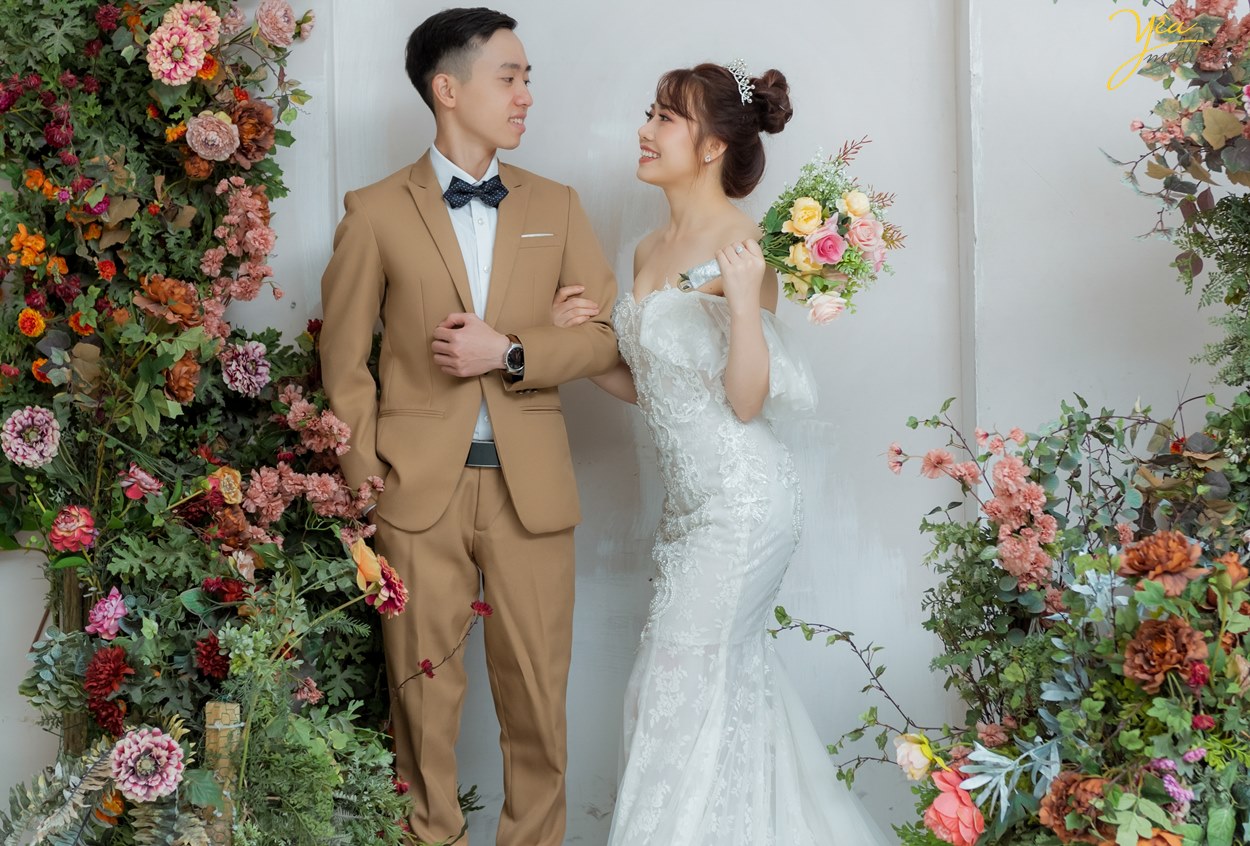 Album ảnh cưới chụp buổi tối lãng mạn tại Santorini Park Yên Sở: cặp Việt Anh - Duy Anh