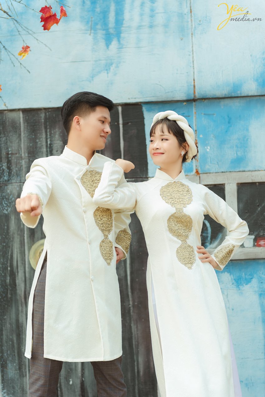 Album hình cưới chụp tại thảo nguyên hoa Long Biên thơ mộng Hà Nội