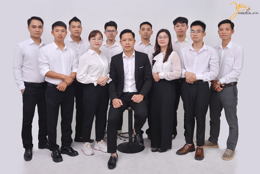 Bộ ảnh chụp profile cá nhân và tập thể công ty trong studio