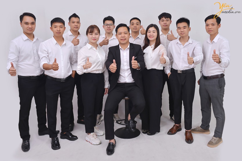 Bộ ảnh chụp profile cá nhân và tập thể công ty trong studio