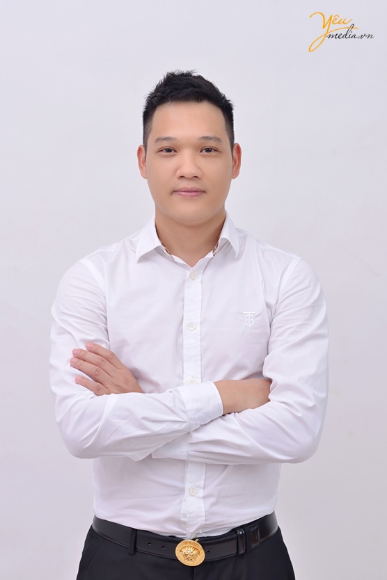 Bộ ảnh chụp profile cá nhân và tập thể công ty trong studio