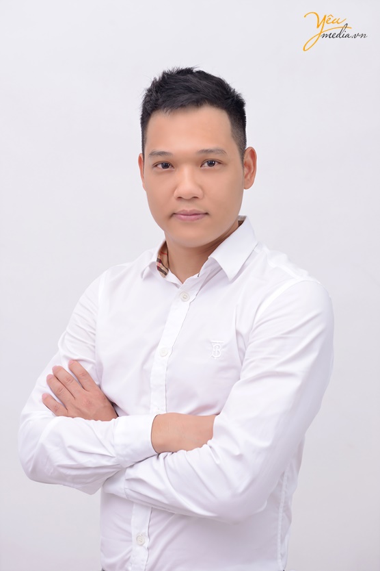 Bộ ảnh chụp profile cá nhân và tập thể công ty trong studio