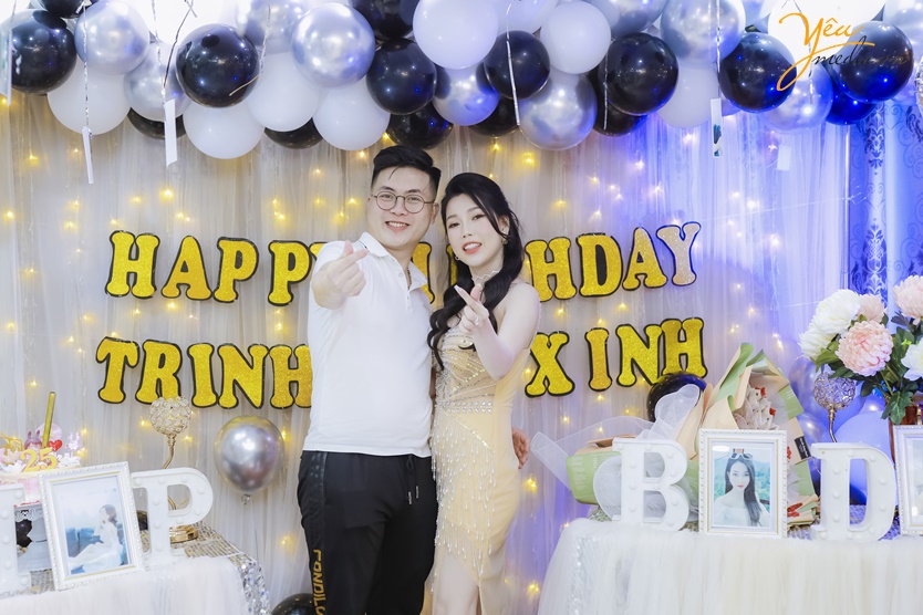 Ảnh chụp ngày sinh nhật bạn Trinh