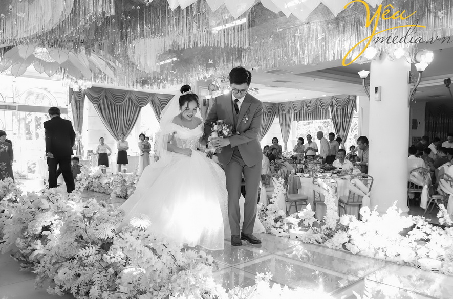 Bộ ảnh  ngày cưới chú rể Quốc Trung và cô dâu Vân Anh