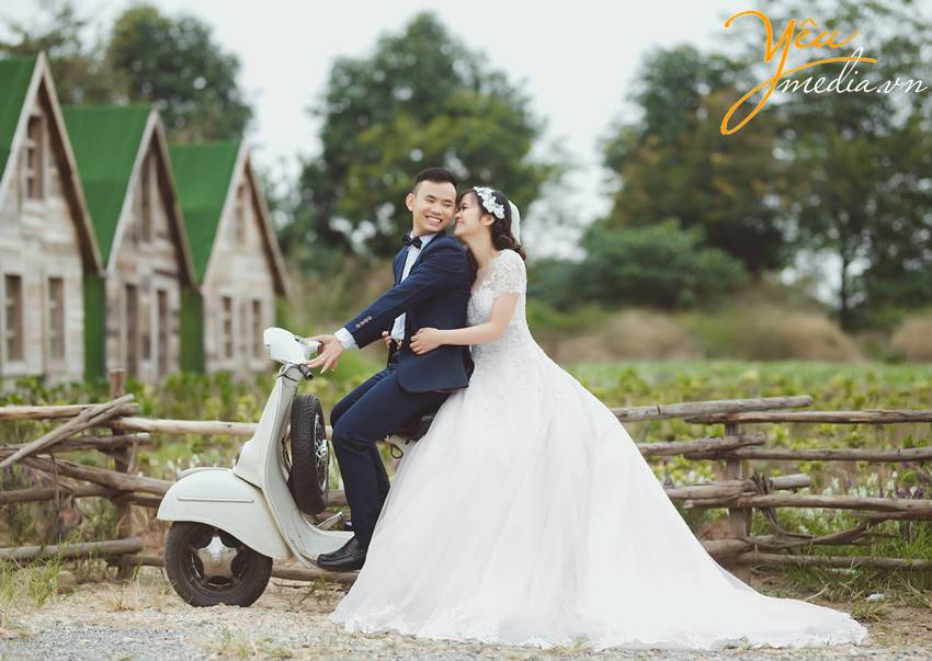 Dịch vụ trọn gói chụp ảnh cưới, makeup, trang phục cô dâu chú rể phim trường Santorini park