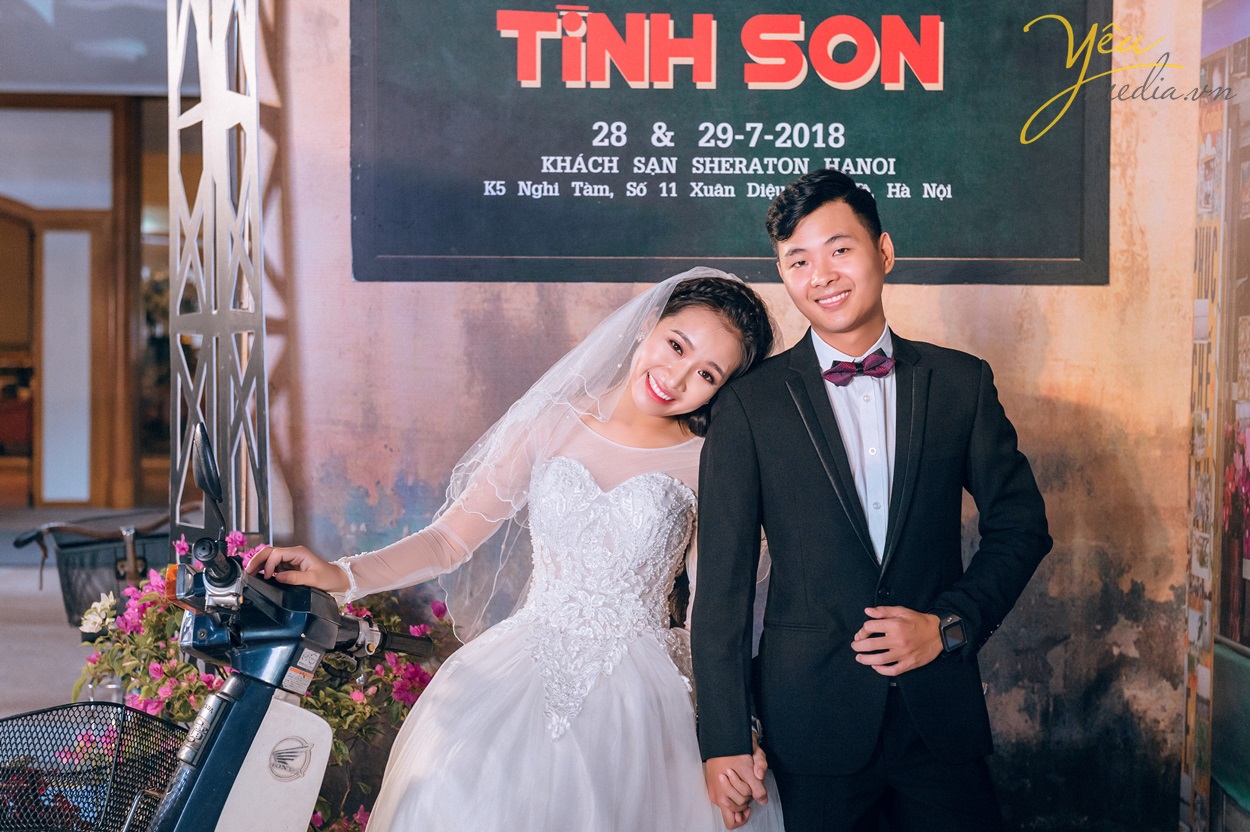 ảnh chụp cưới retro triển lãm tình son marry yêu media tài trợ