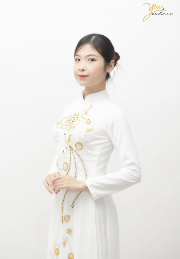 Áo dài trắng đính hạt 01