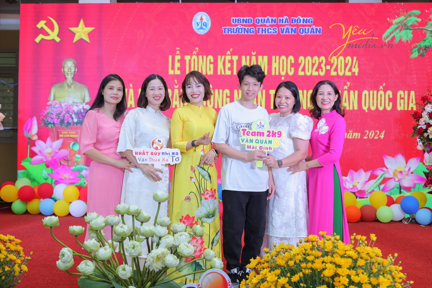 Lễ tổng kết năm học tại trường THCS Văn Quán 