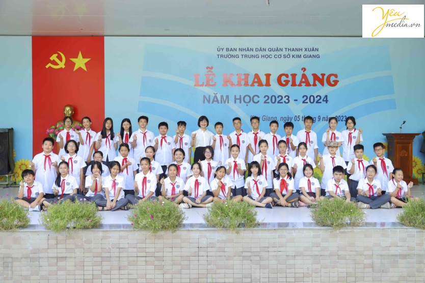 Bộ ảnh lễ khai giảng năm học mới của cá em học sinh trung học cơ cở Kim Giang