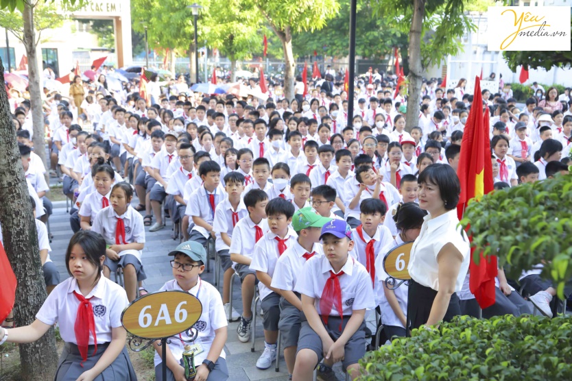 Bộ ảnh lễ khai giảng năm học mới của cá em học sinh trung học cơ cở Kim Giang