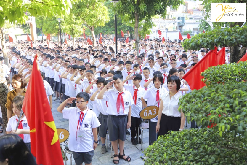 Bộ ảnh lễ khai giảng năm học mới của cá em học sinh trung học cơ cở Kim Giang