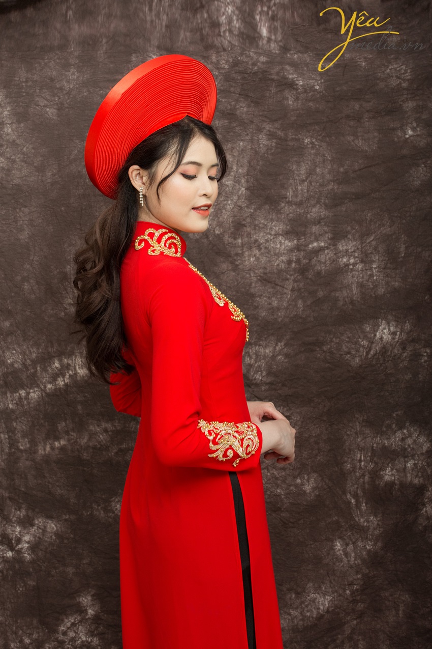 cho thuê áo dài màu đỏ mặc ngày cưới kèm mấn ở hà nội
