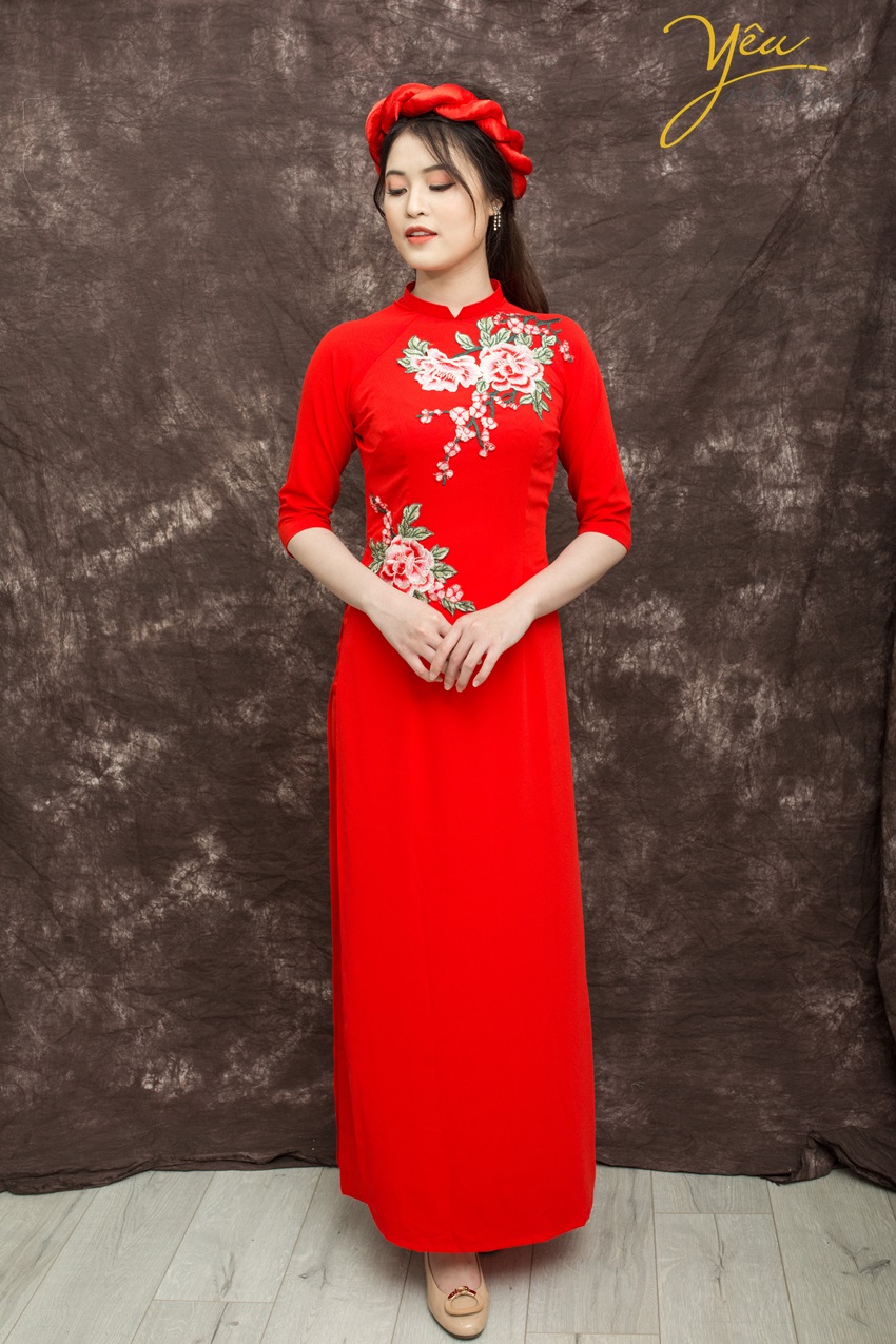shop ở hà nội cho thuê áo dài màu đỏ thêu hoa văn