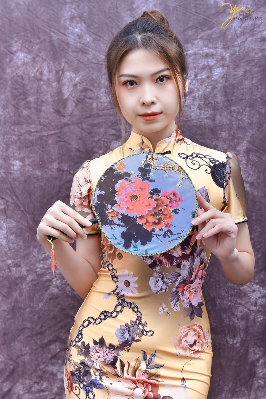 Cho thuê sườn xám Trung Hoa màu vàng giá rẻ sinh viên biểu diễn hà nội