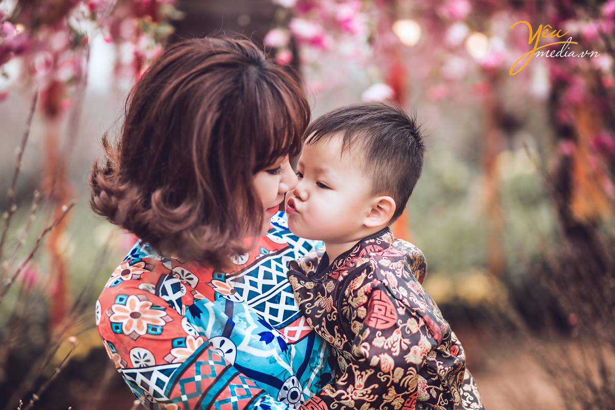 Album chụp ảnh áo dài Tết mẹ và bé