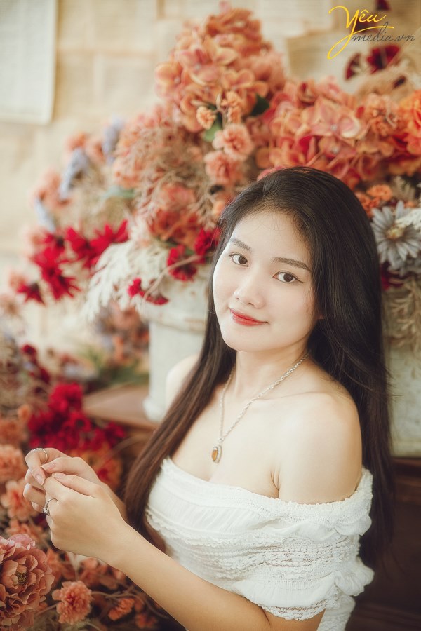 chụp ảnh concept lady nhẹ nhàng sang trọng kiêu sa tại hà nội yêu media tại libre coffee