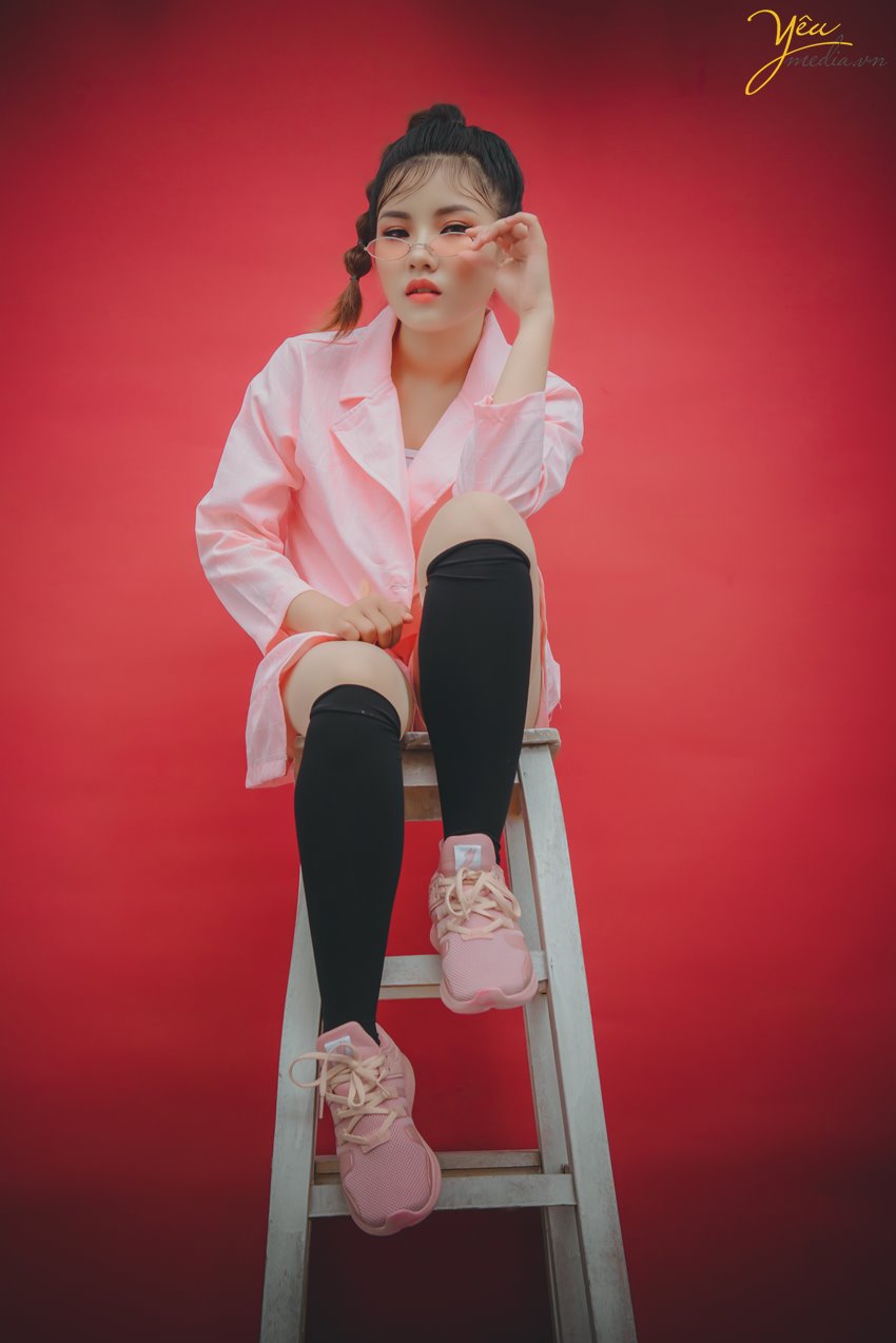 Chụp ảnh concept cá tính, nổi loạn "chất lừ" trong studio Hà Nội: