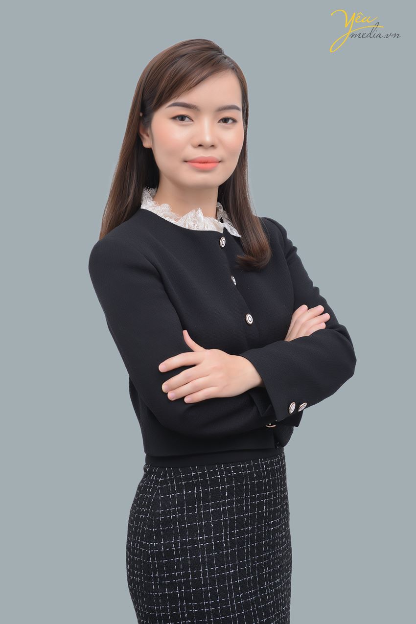 Chụp ảnh chân dung nghề nghiệp Business profile trong studio Hà Nội