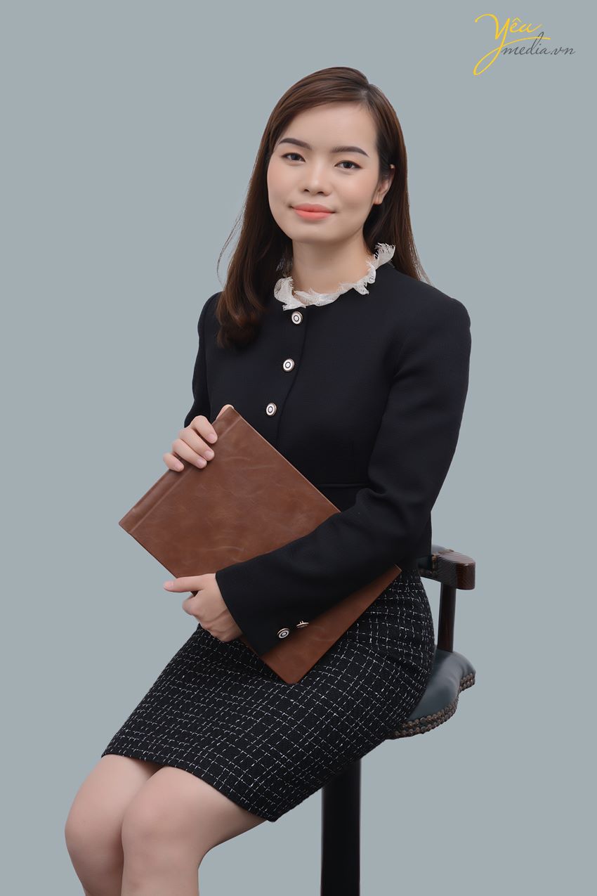 Chụp ảnh chân dung nghề nghiệp Business profile trong studio Hà Nội