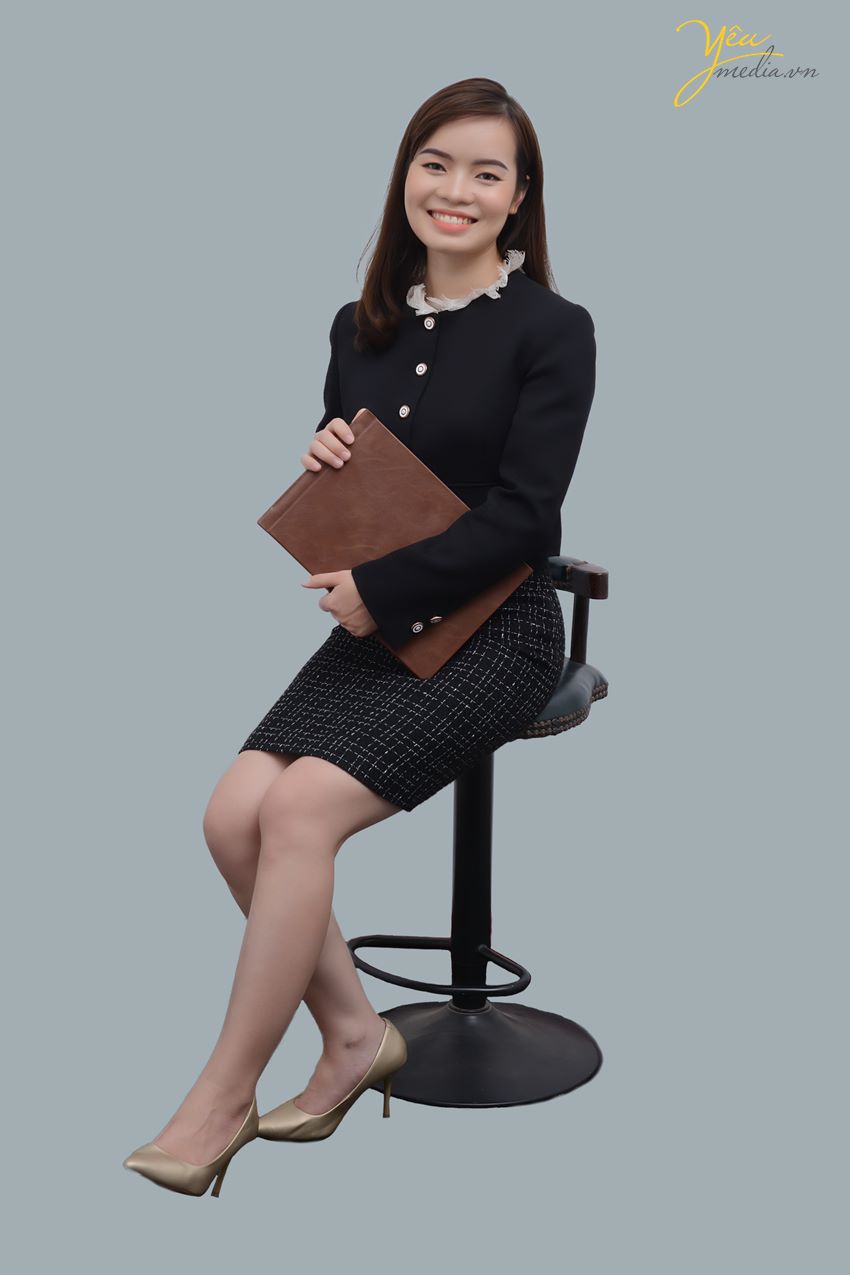 Chụp ảnh chân dung nghề nghiệp Business profile trong studio Hà Nội