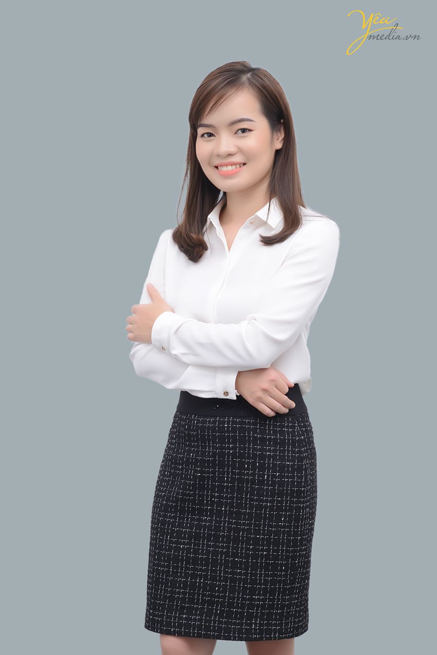 Chụp ảnh chân dung nghề nghiệp Business profile trong studio Hà Nội