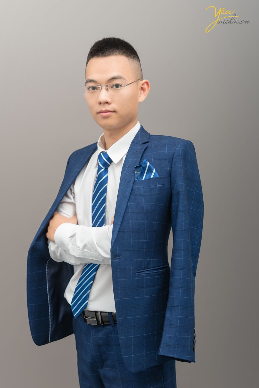 Chụp ảnh quảng cáo cho doanh nhân trong studio Hà Nội