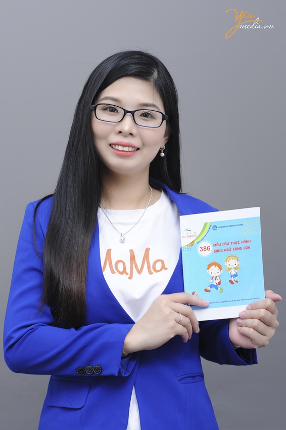 Chụp ảnh profile cho chị Phương ra mắt chương trình học trực tuyến: song ngữ cùng con