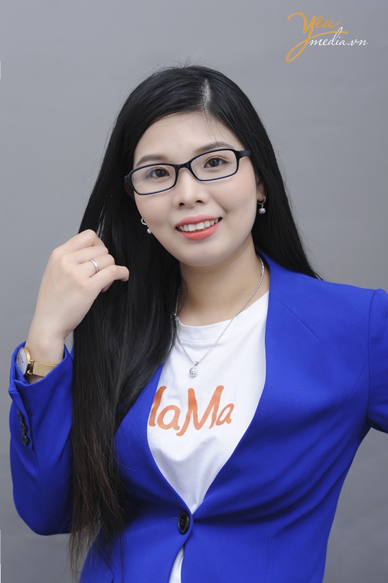 Chụp ảnh profile cho chị Phương ra mắt chương trình học trực tuyến: song ngữ cùng con