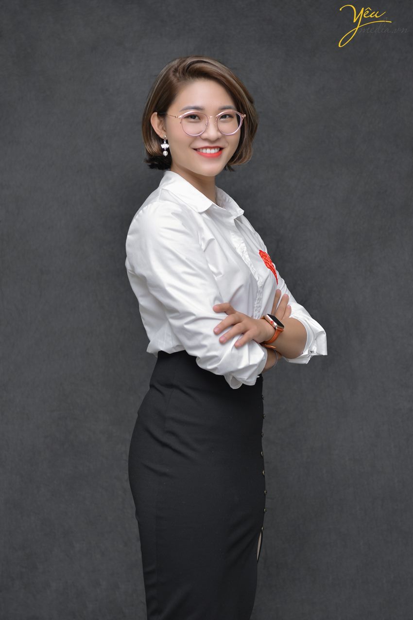 Chụp ảnh chân dung nghề nghiệp - profile company cho cán bộ công ty tại hà nội trong studio