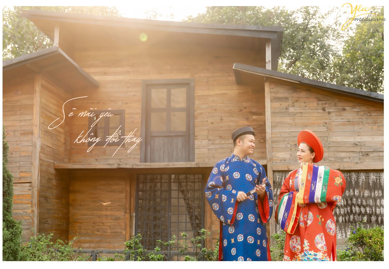 Cô dâu khoác áo Nhật Bình, chú rể diện áo tấc trong album ảnh tại Hà Nội