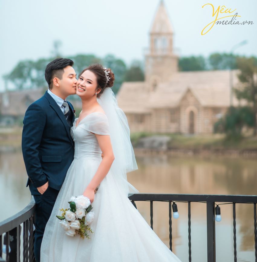 Trọn gói chụp ảnh cưới tặng ảnh phóng tại phim trường Smiley Ville đông anh hà nội