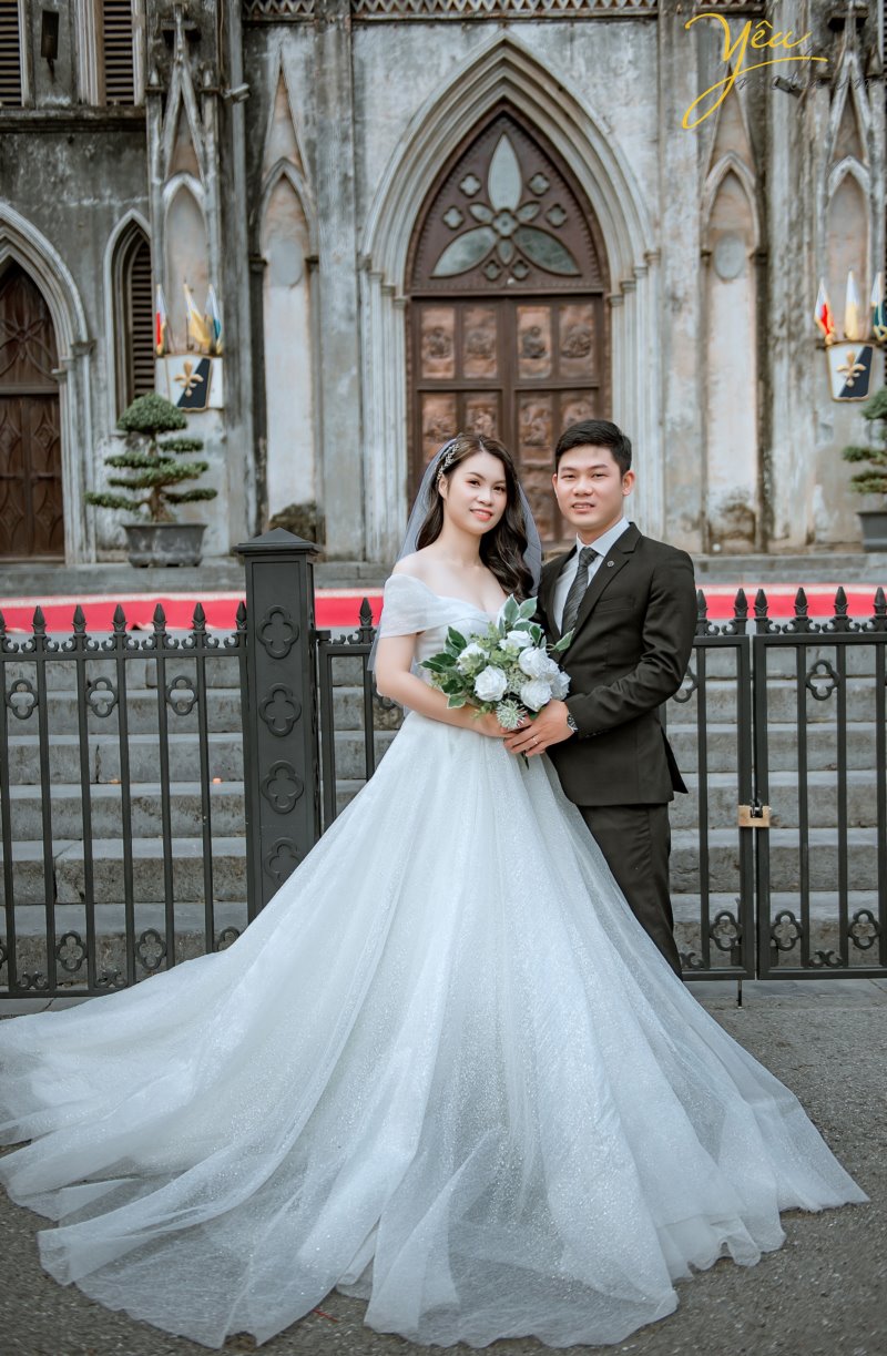 Những bức ảnh cưới tại Hà Nội sẽ khiến bạn yêu đời hơn bao giờ hết. Với khung cảnh đẹp và thanh lịch, hình ảnh của bạn sẽ trở nên tuyệt vời và đầy cảm xúc hơn bao giờ hết.