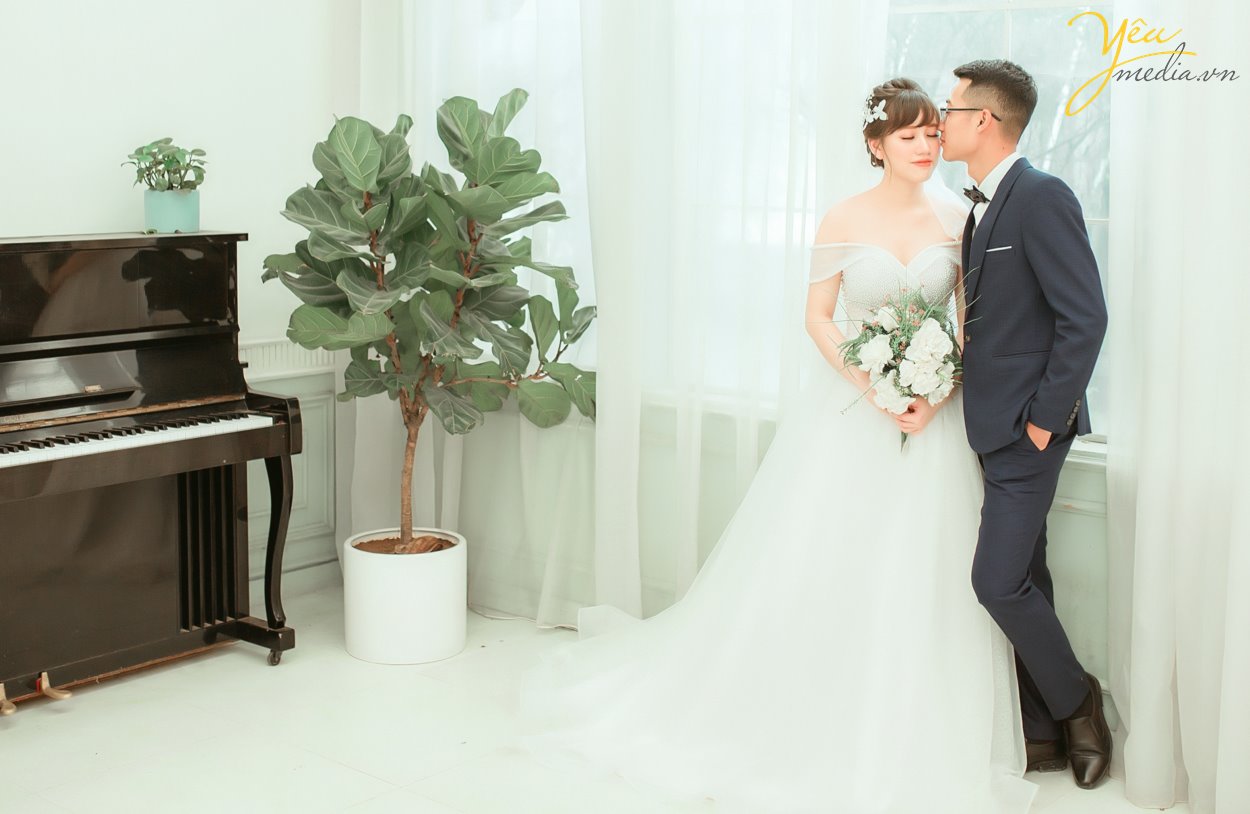 Bộ ảnh cưới ấn tượng chụp trong mùa Covid-19 của cặp đôi Tâm Đan - Nam An