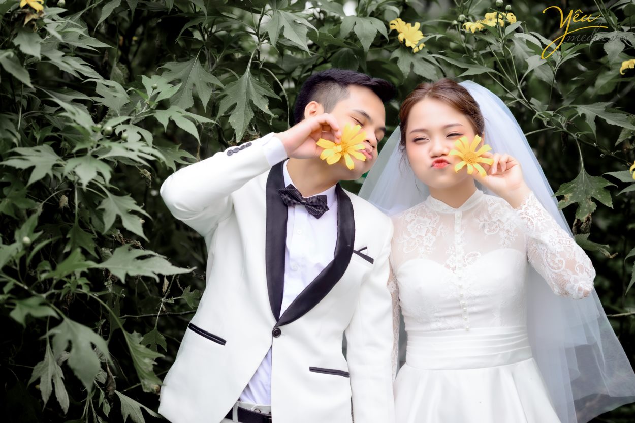 Từ lâu, Vườn Quốc Gia Ba Vì không chỉ là địa điểm tham quan du lịch tâm linh, khu nghỉ dưỡng dành cho các du khách mà nơi đây còn trở thành điểm đến lý tưởng cho các cặp đôi muốn tìm ý tưởng độc đáo cho album ảnh cưới của mình.